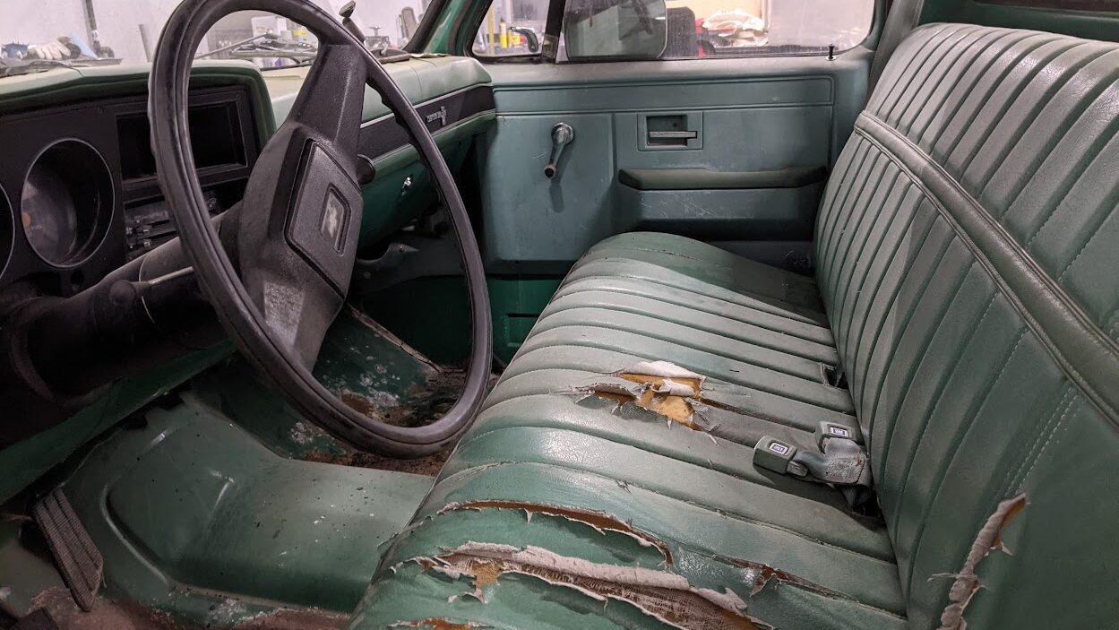 Chevy Pickup 1981 Green interior